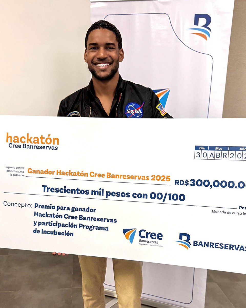 ITLARD's tweet photo. 🚀 #TalentoITLA que transforma el país 🇩🇴💡
Nos llena de orgullo compartir que nuestros egresados Ismael Porfirio Martínez (Mecatrónica) y Albert Joan Agramonte (Desarrollo de Software) fueron ganadores del Hackathon CREE Banreservas con su proyecto CareCon. 🙌🏼✨ https://t.co/WIcNwxjQdZ