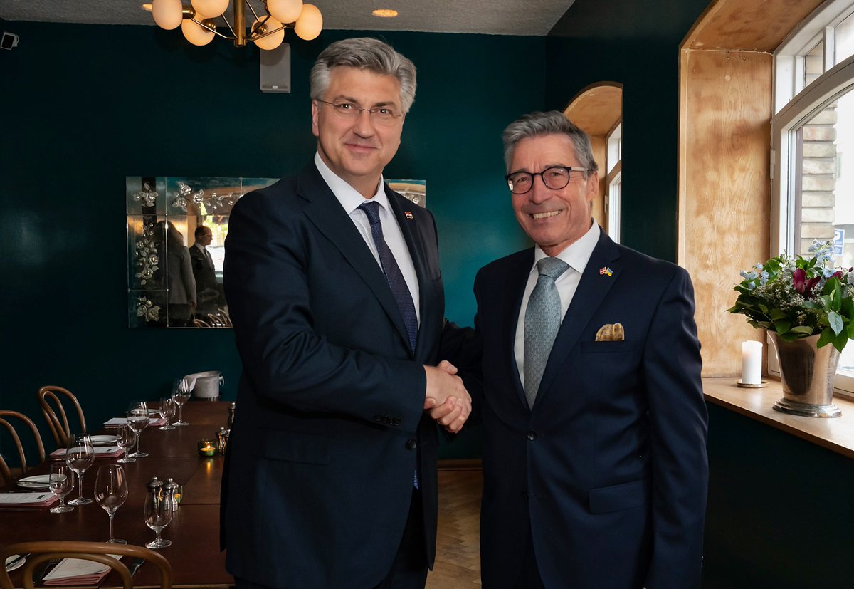 Andrej Plenković (@andrejplenkovic) on Twitter photo Ahead of the Copenhagen Democracy Summit #CDS2025, I met with Anders Fogh Rasmussen <a href="/AndersFoghR/">Anders Fogh Rasmussen</a>, former Secretary General of <a href="/NATO/">NATO</a> and founder of the Alliance of Democracies Foundation <a href="/AoDemocracies/">Alliance of Democracies</a>. We discussed key global and security challenges that threaten democratic Ahead of the Copenhagen Democracy Summit #CDS2025, I met with Anders Fogh Rasmussen <a href="/AndersFoghR/">Anders Fogh Rasmussen</a>, former Secretary General of <a href="/NATO/">NATO</a> and founder of the Alliance of Democracies Foundation <a href="/AoDemocracies/">Alliance of Democracies</a>. We discussed key global and security challenges that threaten democratic