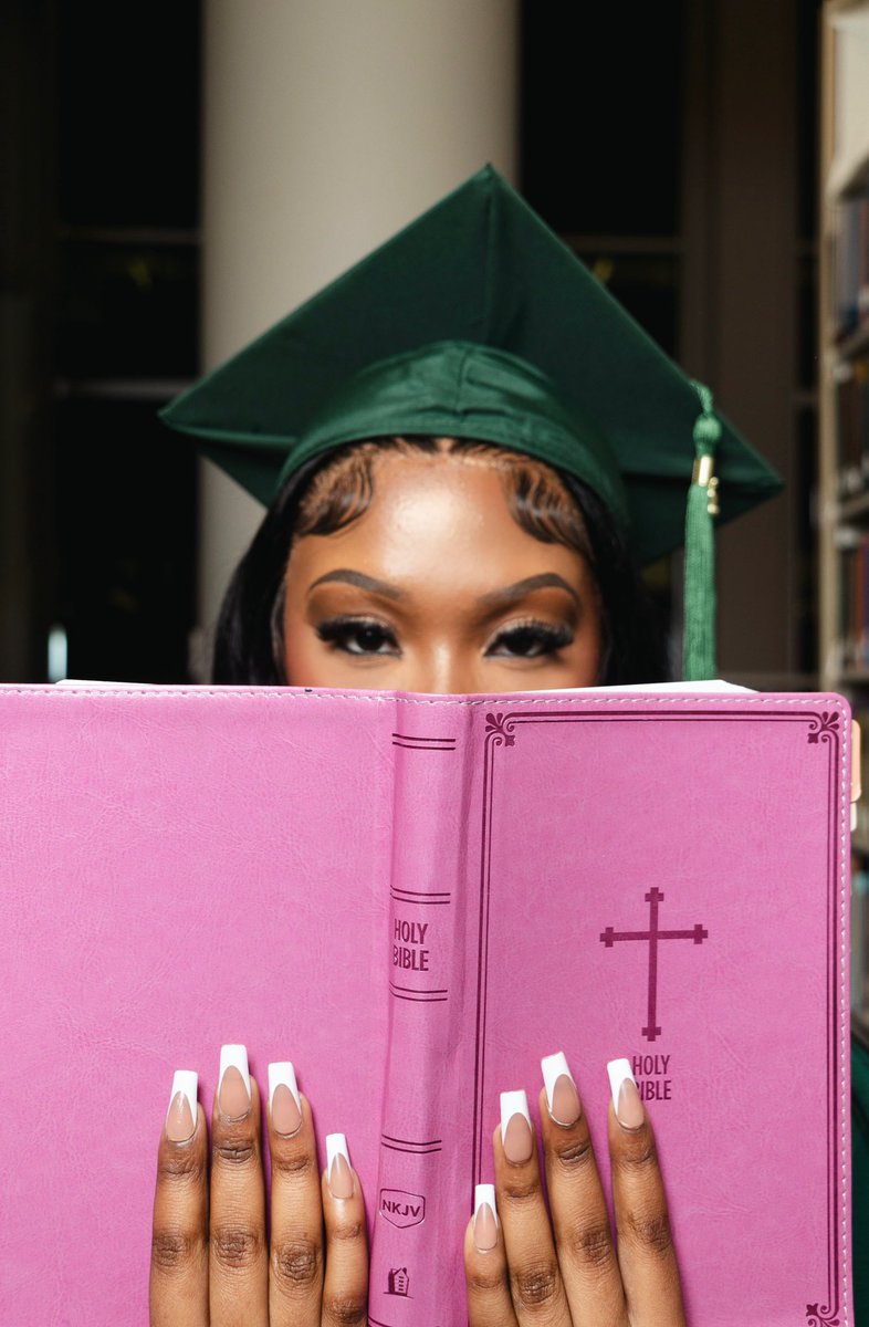 Oh how it feels to be Beautiful. Blessed. And Degreed🎓
