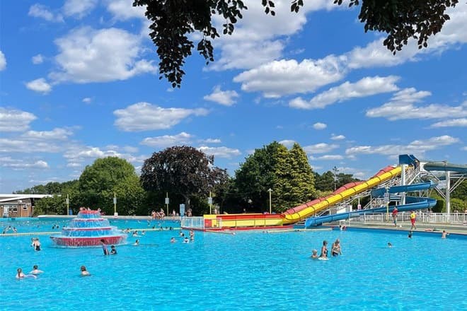 Typically, water parks will feature pools, slides, and water-based rides such as rapids or lazy rivers, and they can be indoor or outdoor, although many will be indoor.

 bit.ly/3Yav5pF

#WaterParks #OutdoorPools #InflatableCourses
