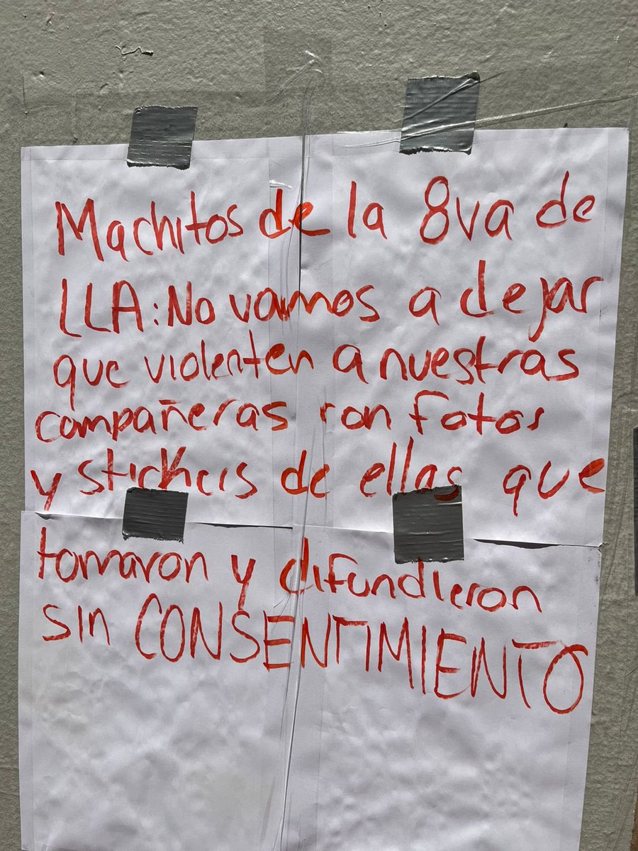 EstTradENALLT's tweet photo. A continuación les dejamos las denuncias anónimas que trataron de arrancar del tendedero. La Dirección de la ENALLT no cuida ni escucha a sus alumnas. ¡No nos vamos a quedar calladas! https://t.co/iwdNsXJyWI