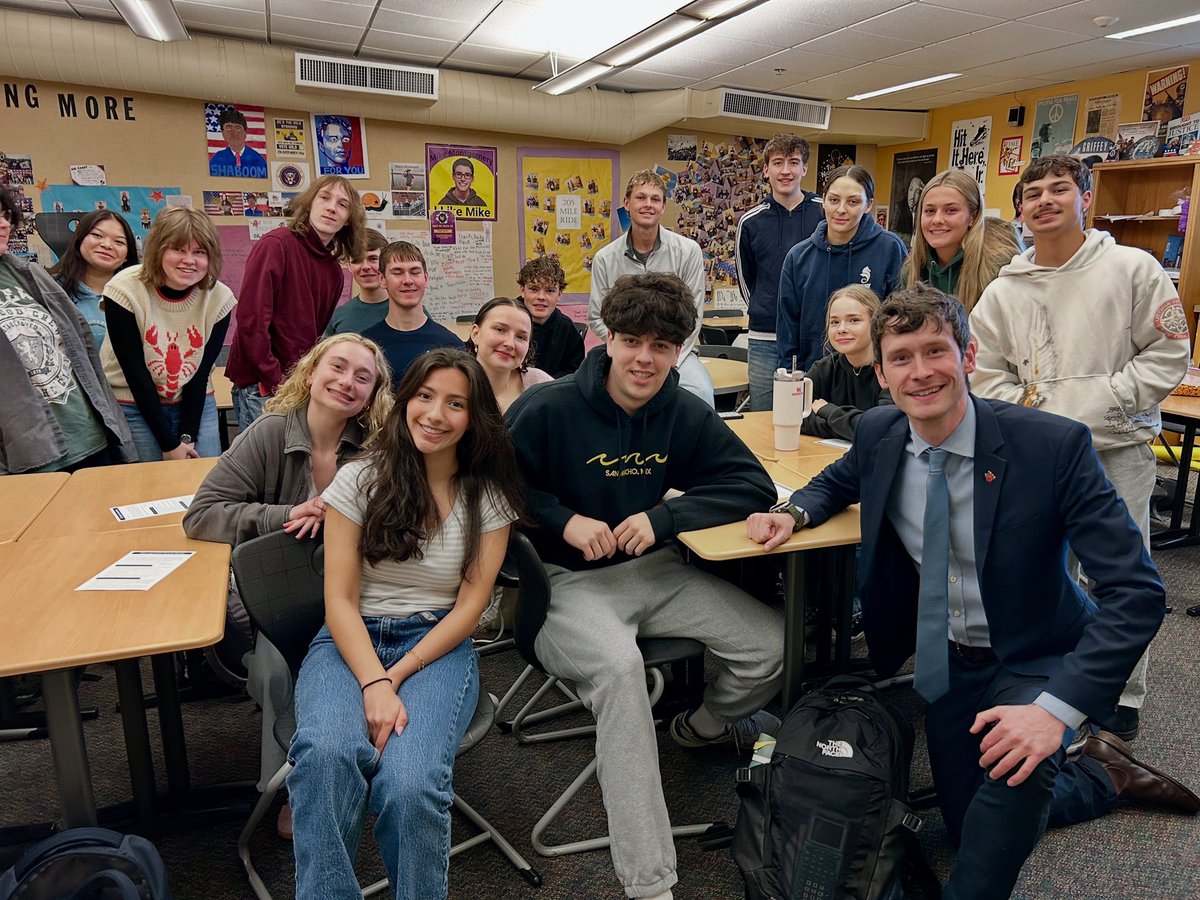 Great morning with North Kitsap’s AP Gov class. Go Vikings!