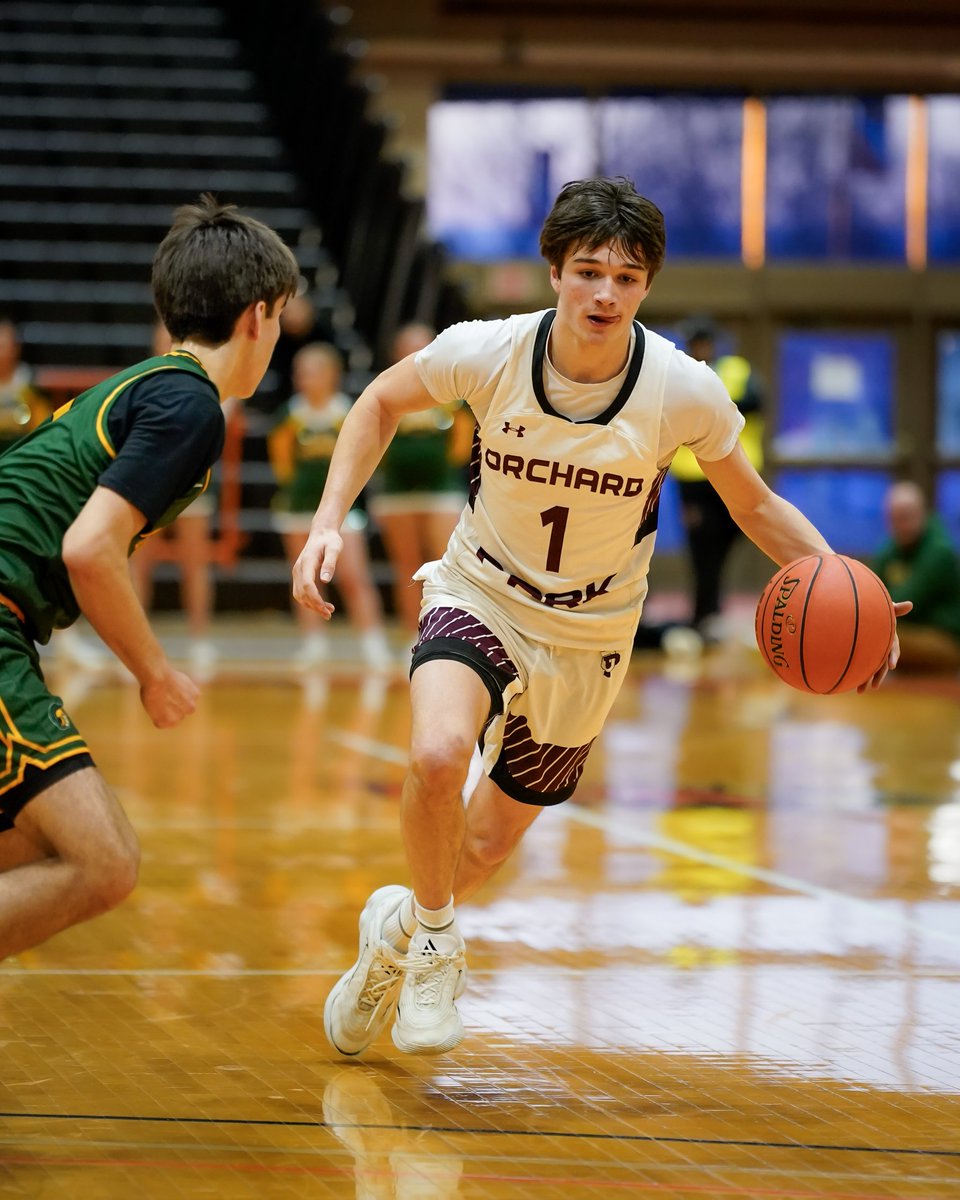Congratulations to our guys for being named Honorable Mention to The Buffalo News Large School All-WNY Basketball Team for the 2024 - 2025 season!

Honorable Mention 

Zach Nalawadi - Senior
Brody Monaco - Junior
Max Mancabelli - Sophomore