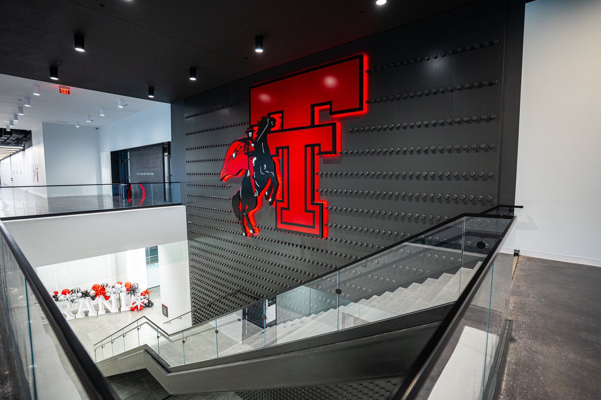 Sports Dissected (@sportsdissected) on Twitter photo The <a href="/TexasTechFB/">Texas Tech Football</a> program has a facility unlike any other. For starters, it’s the largest contiguous football facility in the country!
One of the greatest ever built.🎥 Watch the full tour here → youtu.be/lEW0fGfq1go?si… The <a href="/TexasTechFB/">Texas Tech Football</a> program has a facility unlike any other. For starters, it’s the largest contiguous football facility in the country!
One of the greatest ever built.🎥 Watch the full tour here → youtu.be/lEW0fGfq1go?si…