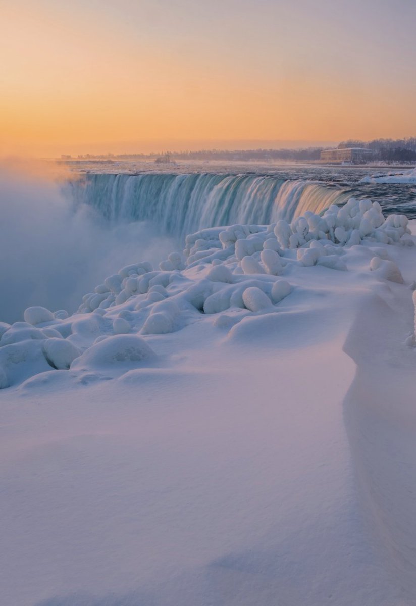 vsco's tweet image. Through the eyes of Asian and Pacific Islander photographers. Explore the work of some from the VSCO community that reflect a range of stories, styles, and perspectives.

Images by kriskuganathan, @arjsun_, &amp;amp; magthesf. #APIHM #APAHM