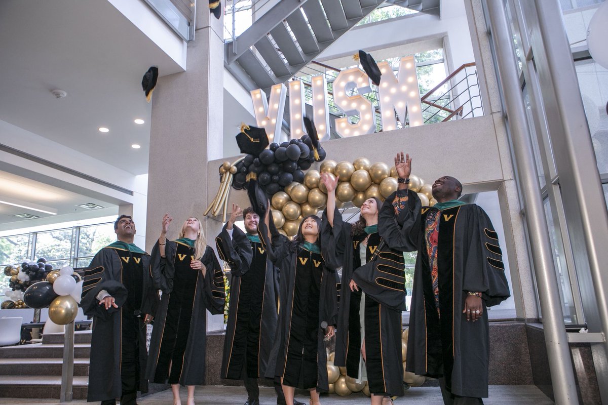 Nothing like that #NewDoctor feelin’. 💛🖤 #VU2025 #VU4Life