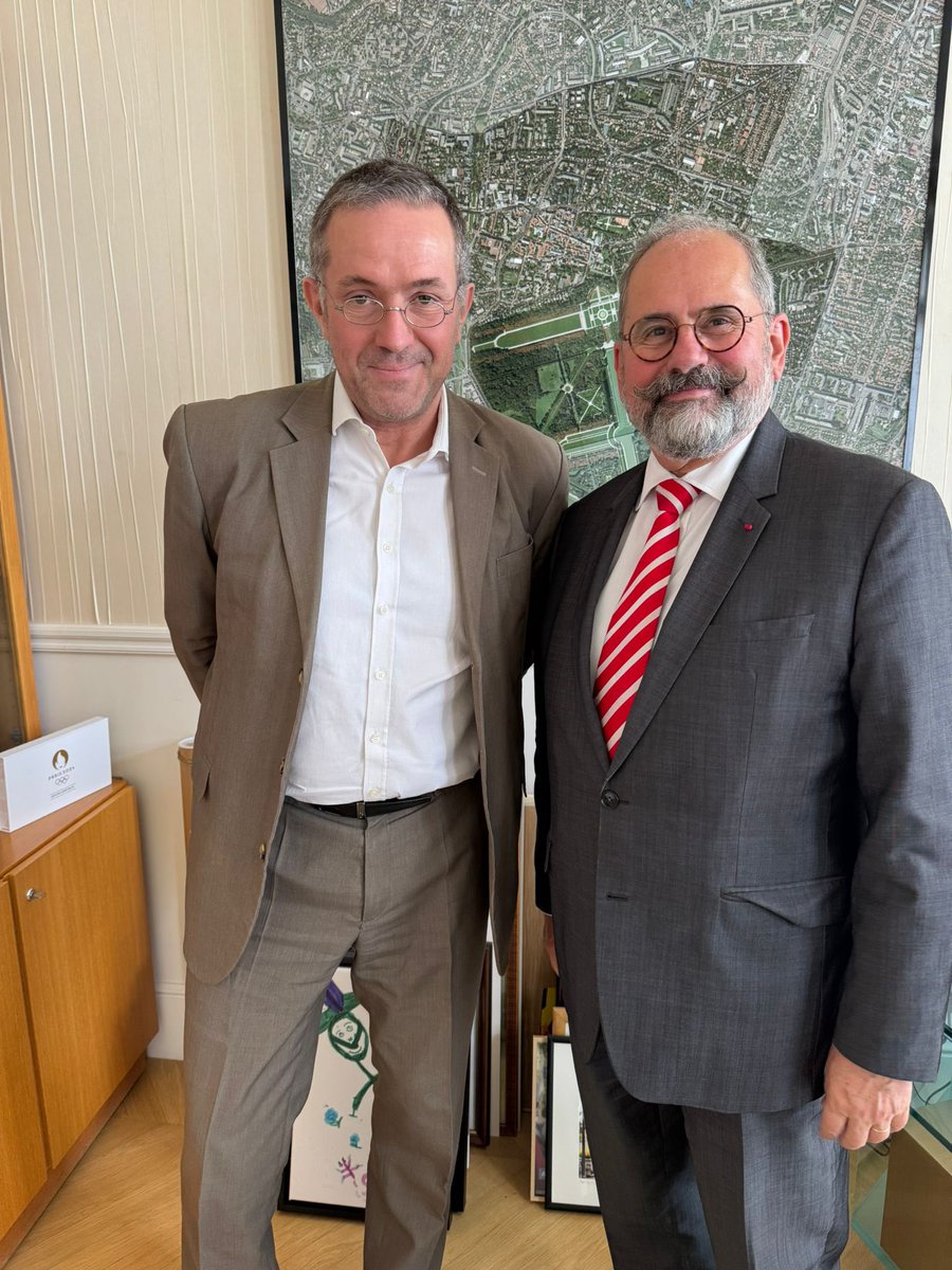 Avec <a href="/nicolas_samsoen/">Nicolas SAMSOEN</a>, maire de #Massy, pour un échange riche et chaleureux autour de nos défis communs : transition écologique, logement, mobilités, services publics de proximité. 
Nos territoires ont tout à gagner à coopérer davantage au sein de la MGP 🤝