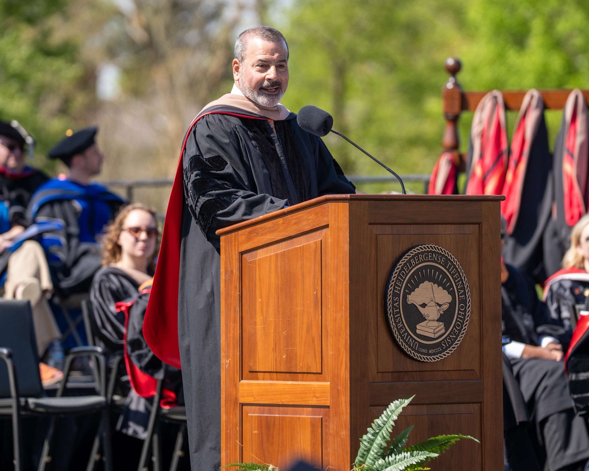 🎓Commencement speaker Leon Garoufalis ’81 message to graduates: Live with integrity, humility, fearlessness.

🔗Full Story:
heidelberg.edu/news/2025/comm…