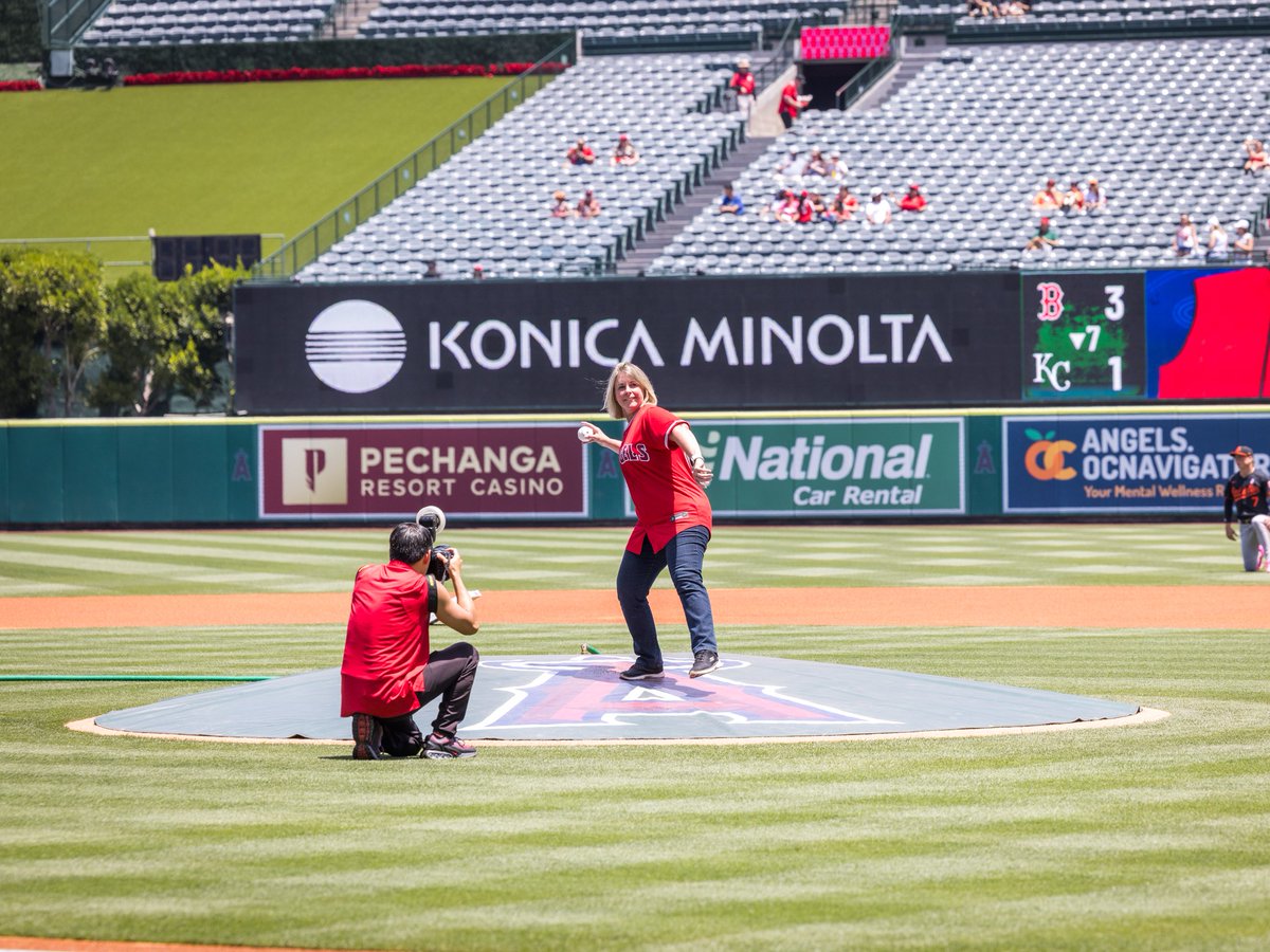 socalgas's tweet photo. Yesterday was unforgettable! SoCalGas sponsored the @Angels' Mother's Day clear belt bag giveaway. Remember, safety first! Always call 811 before you dig to avoid any surprises and keep our community safe. ⚾ #SoCalGas #LAAngels #MothersDay #Giveaway https://t.co/13pO72hWfl