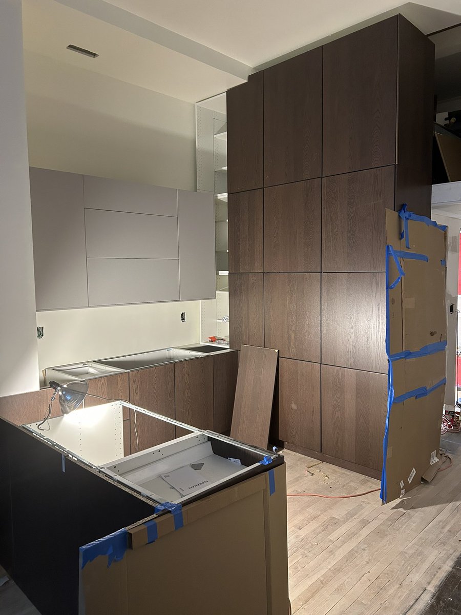AssemblyOv72325's tweet image. Sleek IKEA kitchen coming together—matte uppers + dark wood base. Clean, sharp, modern.
#IKEAKitchen #AssemblyService #NYCInstallers