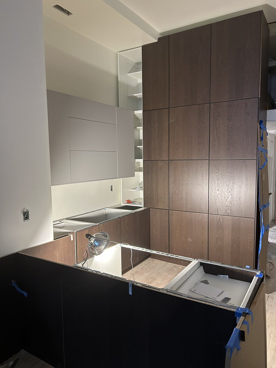 AssemblyOv72325's tweet image. Sleek IKEA kitchen coming together—matte uppers + dark wood base. Clean, sharp, modern.
#IKEAKitchen #AssemblyService #NYCInstallers