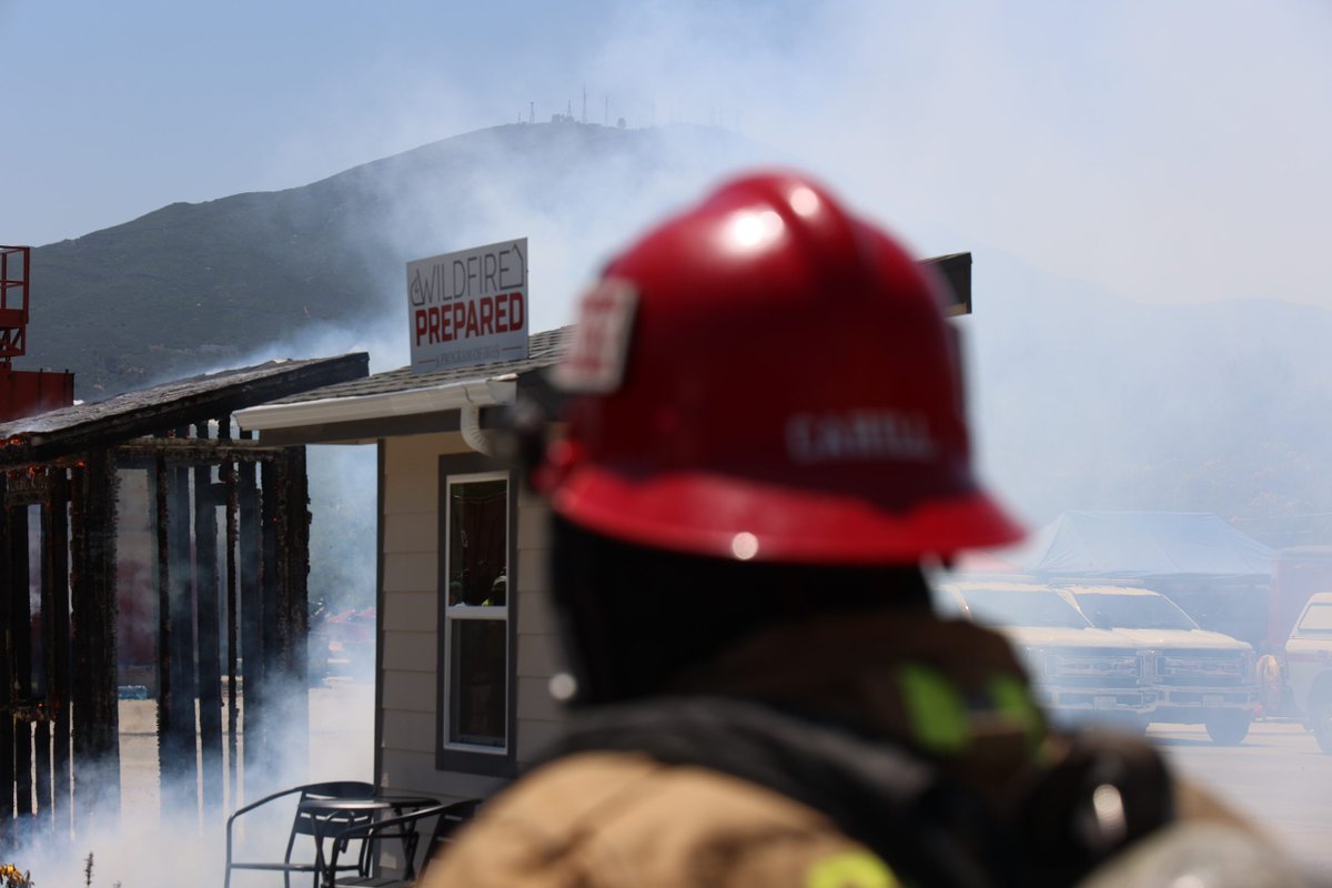 San Diego burn demonstration underscores value of wildfire mitigation measures sdnews.com/san-diego-burn…