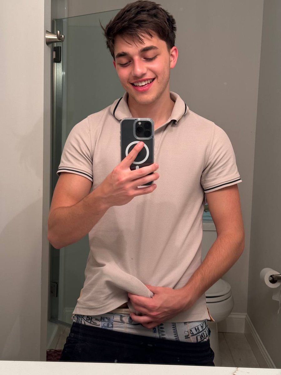 Comment “hi” and I will send you my nudyz