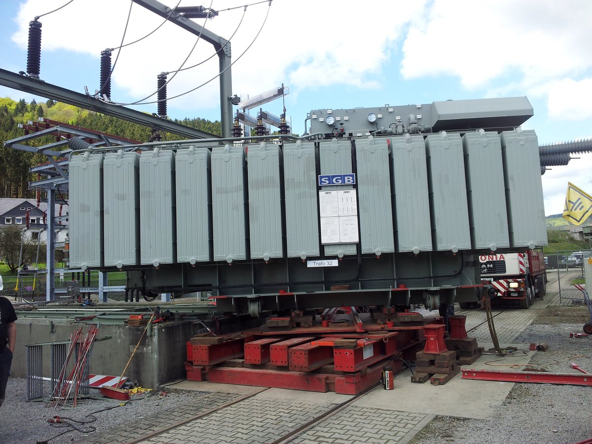 BOXERR100R's tweet image. Energy transition/grid expansion/etc.

Yes, transformers are not available off the shelf.

Transformer shortage makes expansion of the electricity grids more expensive
@StopTheseThings
@FehringerMartin
By David Kotrba
12.05.25,

kurier.at/wirtschaft/tra…