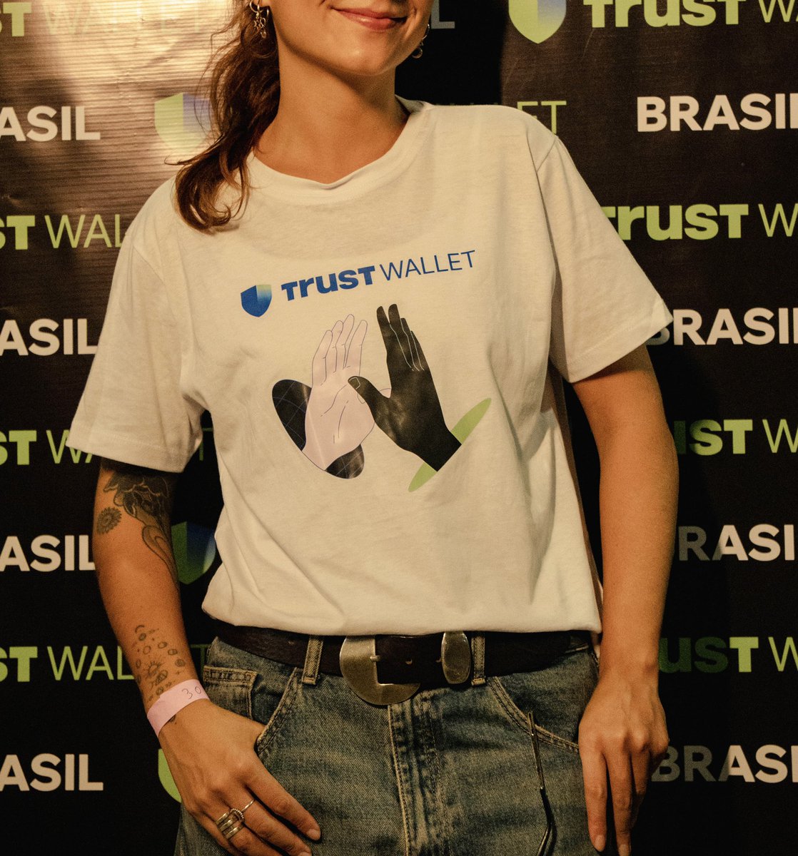 Tive o prazer de organizar o primeiro meetup da Trust Wallet no Rio de Janeiro ao lado da <a href="/dornelasemanu/">Emanuele</a>, durante o <a href="/WebSummitRio/">Web Summit Rio</a>! Que venham os próximos 👀🇧🇷