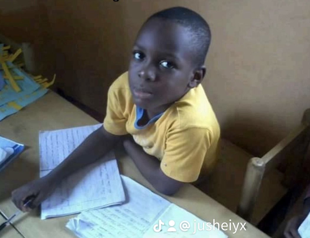 Jusheiy's tweet image. Always been the artist of the class