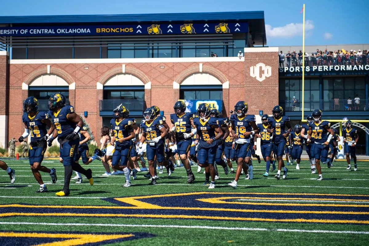Kamron Forest (@kamronforest7) on Twitter photo Blessed Central Oklahoma Offered โ ๏ธ #18 #RollChos <a href="/CoachJohnston21/">Devin Johnston</a>
<a href="/ant_arguello/">AGA</a> <a href="/Coach_Hayashi/">Brandon Hayashi ๐ฏ๐ต๐ช๐ฌ</a> <a href="/ArmondSr/">ArmondSr</a> <a href="/JUCOFFrenzy/">JUCO Football Frenzy</a> Blessed Central Oklahoma Offered โ ๏ธ #18 #RollChos <a href="/CoachJohnston21/">Devin Johnston</a>
<a href="/ant_arguello/">AGA</a> <a href="/Coach_Hayashi/">Brandon Hayashi ๐ฏ๐ต๐ช๐ฌ</a> <a href="/ArmondSr/">ArmondSr</a> <a href="/JUCOFFrenzy/">JUCO Football Frenzy</a>