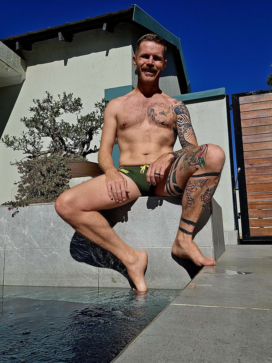 Monday pick me up... #gingerstache #semiinked #stillsmiling #daddyaf