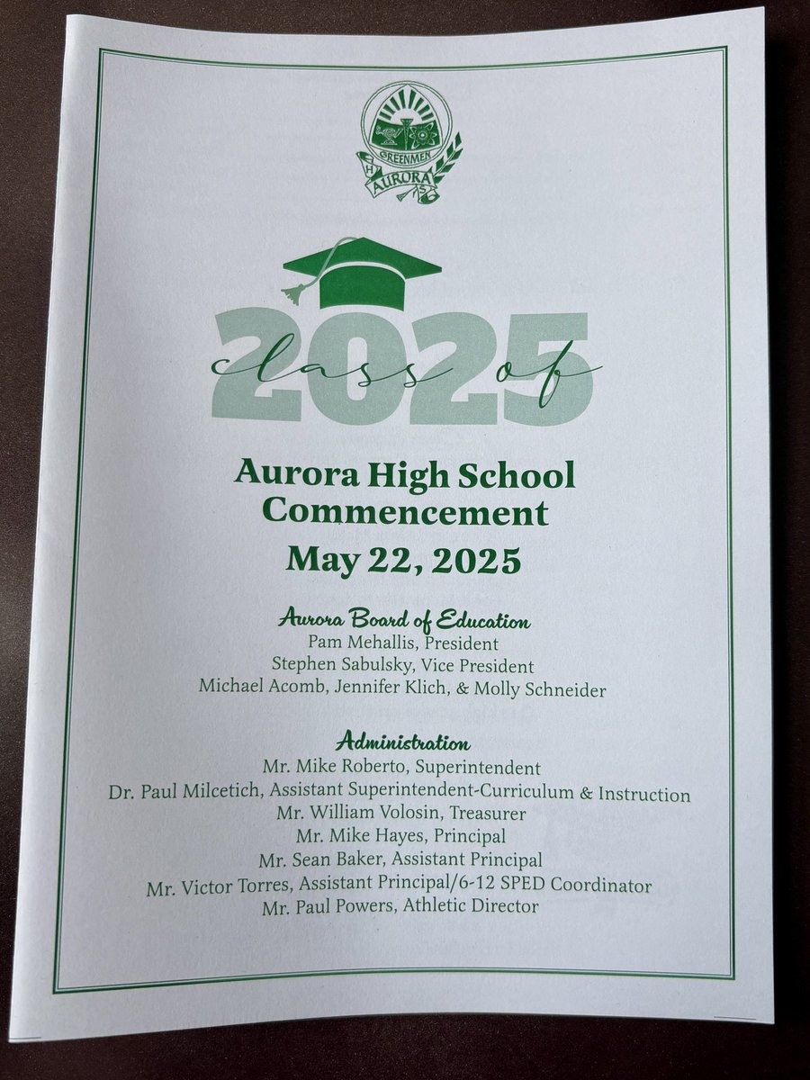 10 days until graduation! 💚