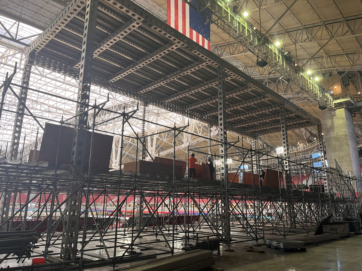 🎤💥When it comes to building stages that rock—we bring the structure, strength, and style to make it unforgettable.  From concerts to keynotes, ADAPTIV delivers stage solutions that rise to any occasion.