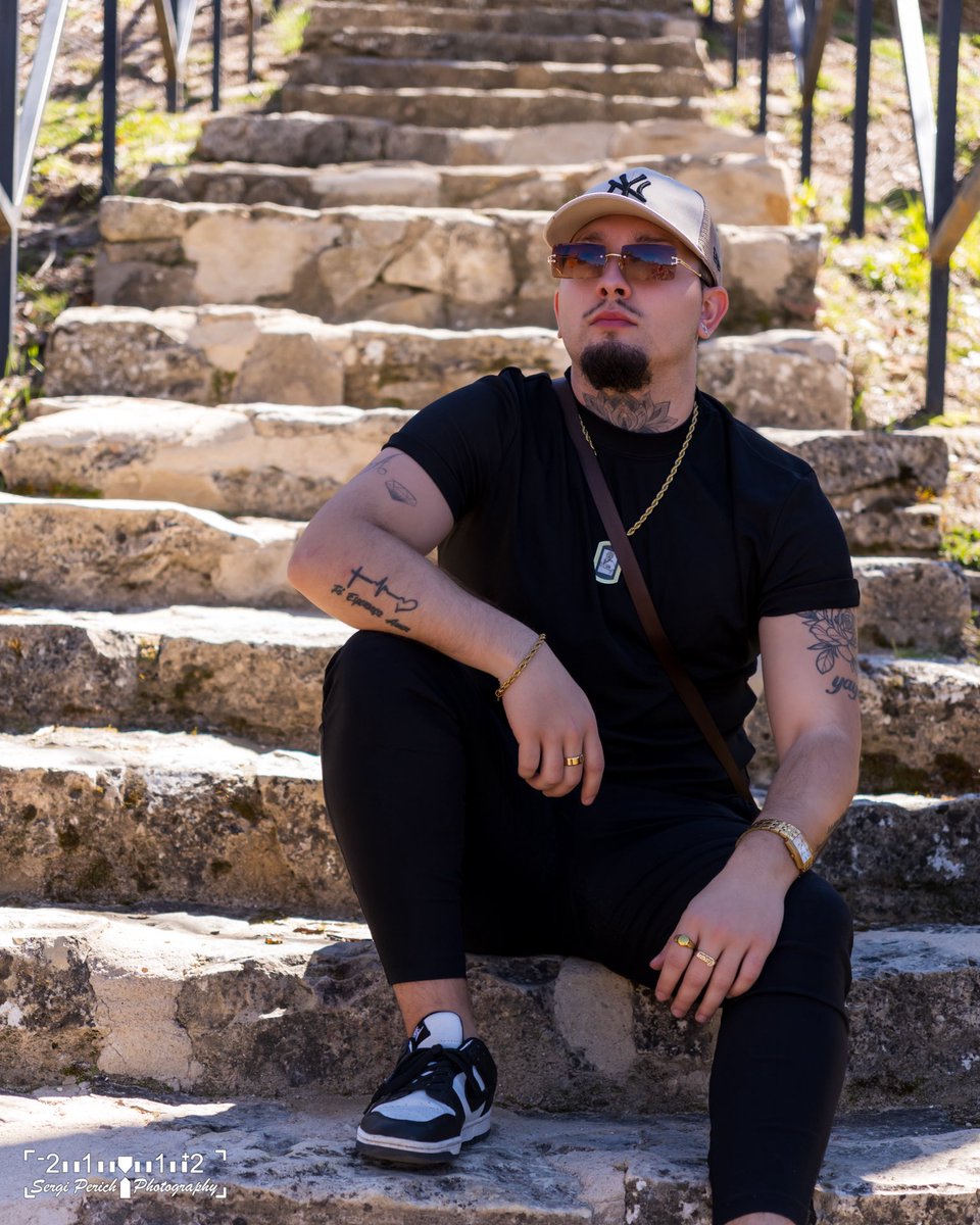 SPerichPhoto's tweet image. Hoy toca esta foto de, con actitud firme, mirada al horizonte y estilo que habla por sí solo.

Una pausa en el camino, pero nunca en el progreso.

#SperichPhoto #Actitud #EstiloPropio #MiradaFirme #Autenticidad