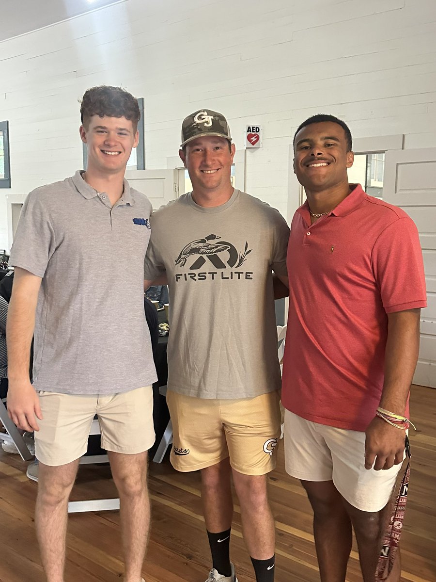 My dudes 🐝💙 <a href="/EanMarria/">EanMarria</a> &amp; <a href="/SethPettett/">Seth Pettett</a>