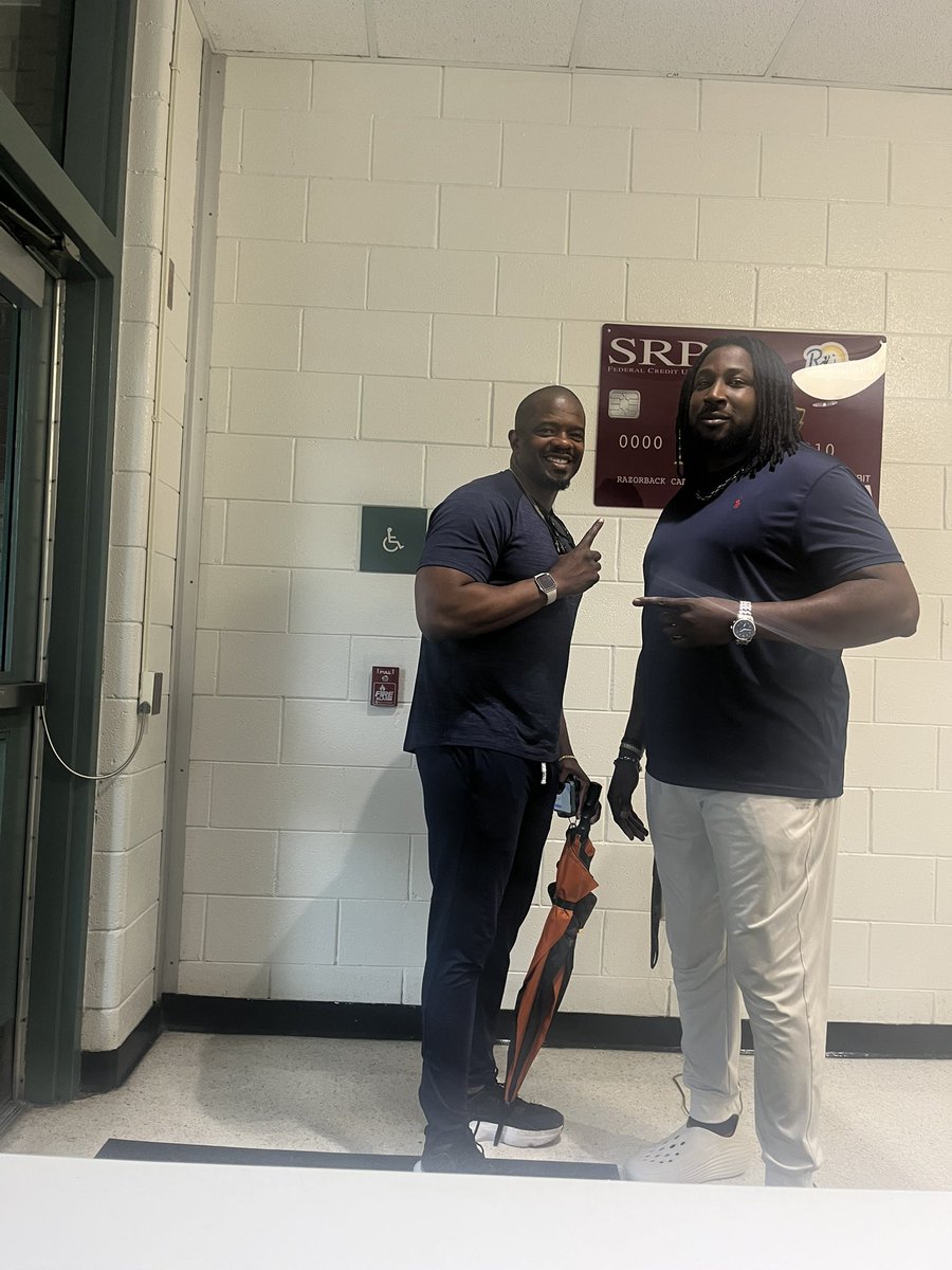 Ezzard C. Horn Jr /G\ PHA 🇧🇸 (@coachezzardhorn) on Twitter photo Thank you to <a href="/Dameyunecraig16/">Dameyune Craig</a> of <a href="/GeorgiaStateFB/">GSU Football</a> for stopping by to check out some of our guys and talking football. Thank you to <a href="/Dameyunecraig16/">Dameyune Craig</a> of <a href="/GeorgiaStateFB/">GSU Football</a> for stopping by to check out some of our guys and talking football.