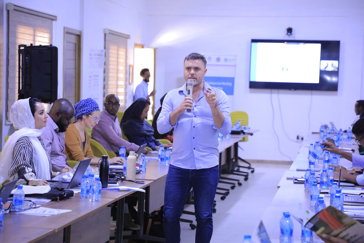 1/2 DG Zahra Abdi, accompanied by the DDG Abdullah Sahid, opened the Data for Solutions Sub-working Group Meeting in Mogadishu. The meeting was attended by government, UN, NGOs, civil society, IDPs &amp; private sector. Key issues discussed include:

✅ SDGs Appraisal Tool 👇🏽