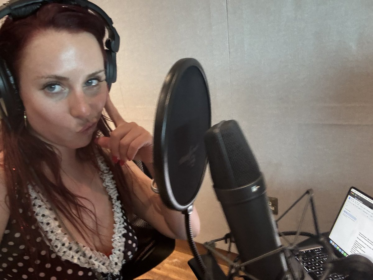 first day back in london in 5 weeks 
back in studio working on an exciting ft. london is raining and sunny 
summer is coming 
i'm excited i got that feeling again