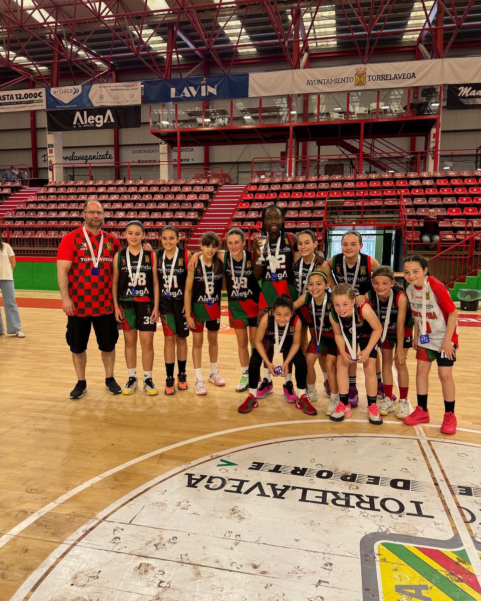 🏆| Nuestro infantil Xtratos La Paz Torrelavega se proclamó ayer campeón de la segunda división infantil femenina

¡¡Enhorabuena, chicas!!💪❤️🤩🏀

#BaloncestoTorrelavega
#SomosLaPaz