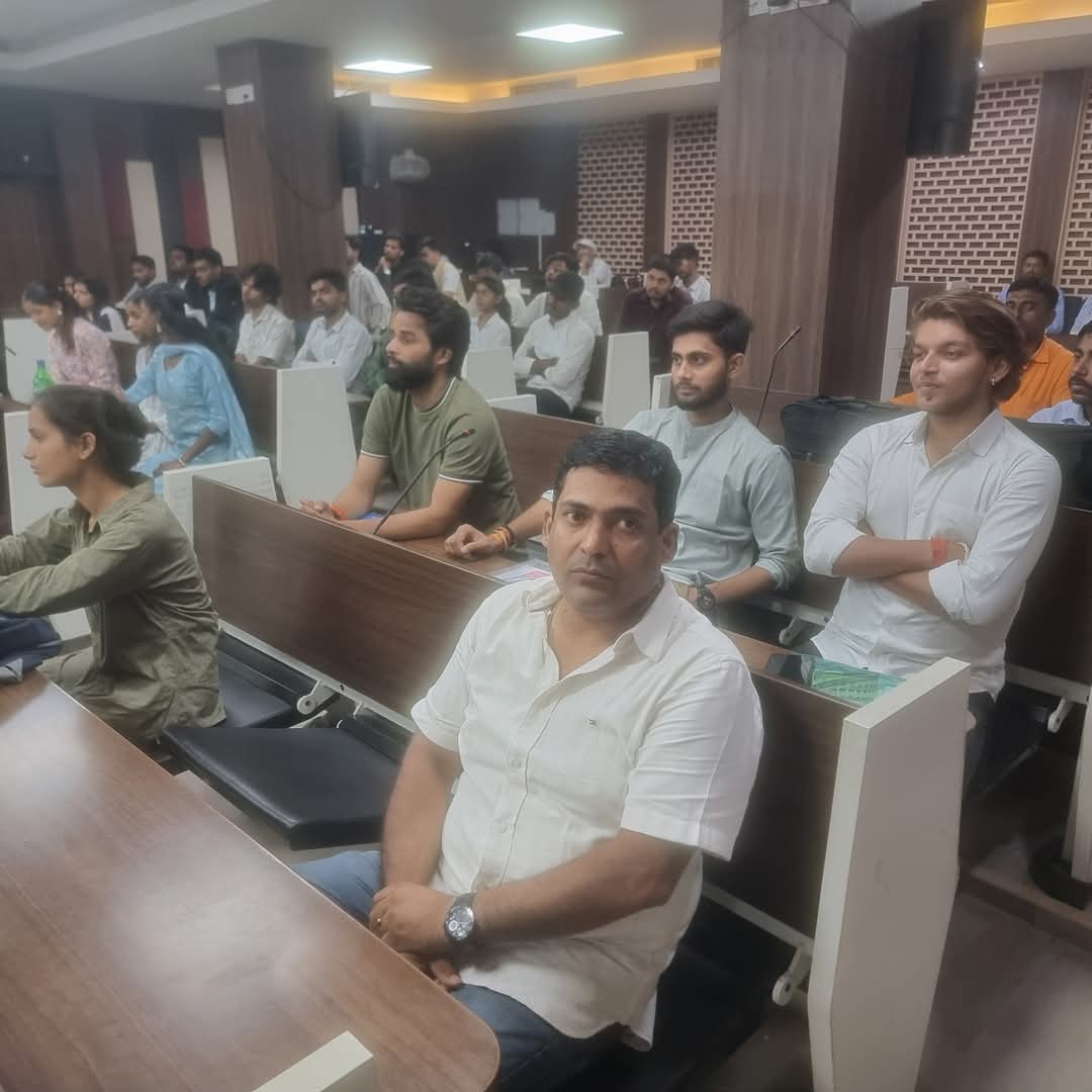 rahulraj6's tweet image. आज स्वास्थ्य एवं परिवार कल्याण संस्थान पटना में युवा एवं खेल मंत्रालय भारत सरकार के द्वारा आयोजित बैठक में केंद्रीय राज्यमंत्री युवा कार्यक्रम एवं खेल मंत्रालय श्रीमती @khadseraksha जी के साथ सम्मिलित हुआ ।

#YuvaBharat #MYBharat