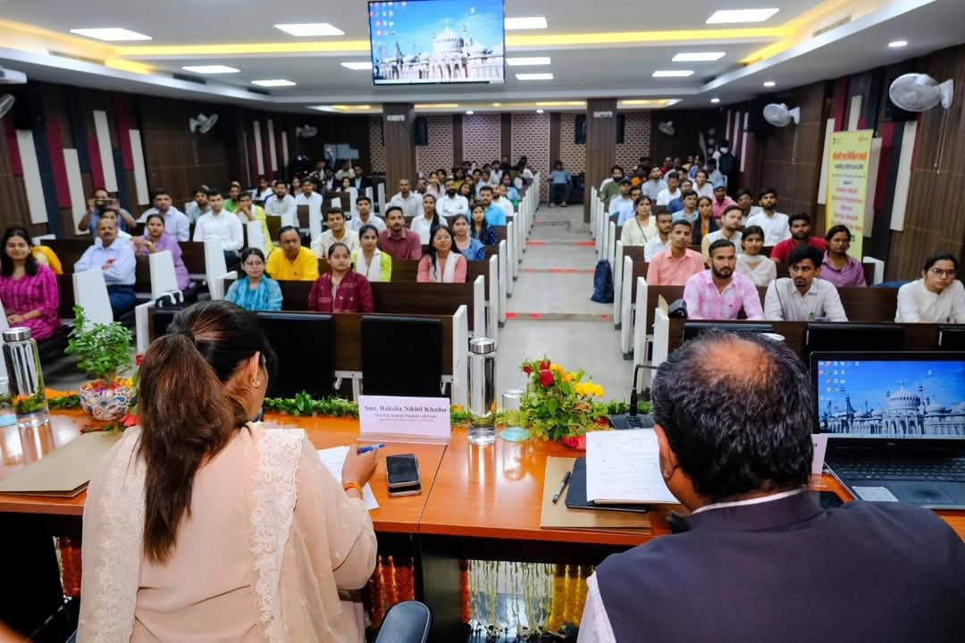 rahulraj6's tweet image. आज स्वास्थ्य एवं परिवार कल्याण संस्थान पटना में युवा एवं खेल मंत्रालय भारत सरकार के द्वारा आयोजित बैठक में केंद्रीय राज्यमंत्री युवा कार्यक्रम एवं खेल मंत्रालय श्रीमती @khadseraksha जी के साथ सम्मिलित हुआ ।

#YuvaBharat #MYBharat