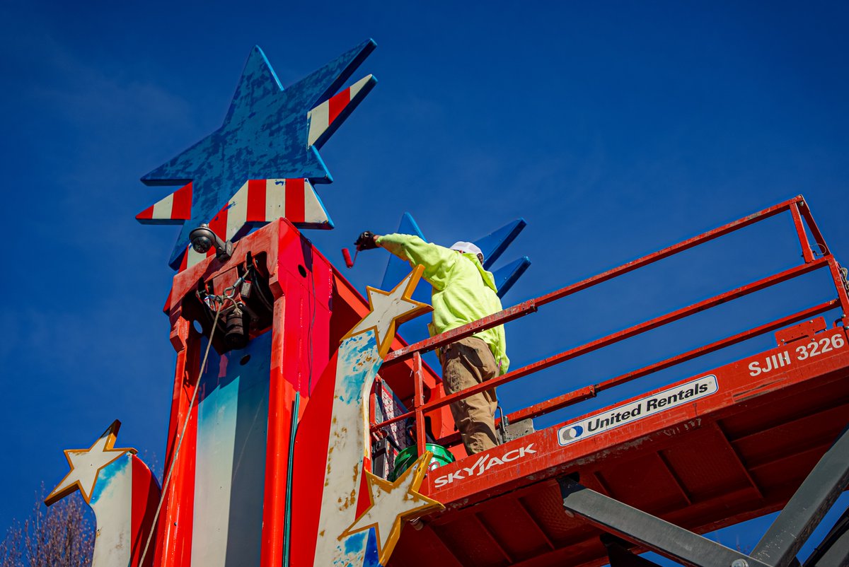 BaynumSolutions's tweet image. @Dollywood is celebrating 40 years of unforgettable memories, and the festivities are in full swing with exciting new attractions and reimagined favorites! One of the highlights—Shooting Star—now shines brighter than ever with a sparkling new look! #Dollywood #BaynumSolutions