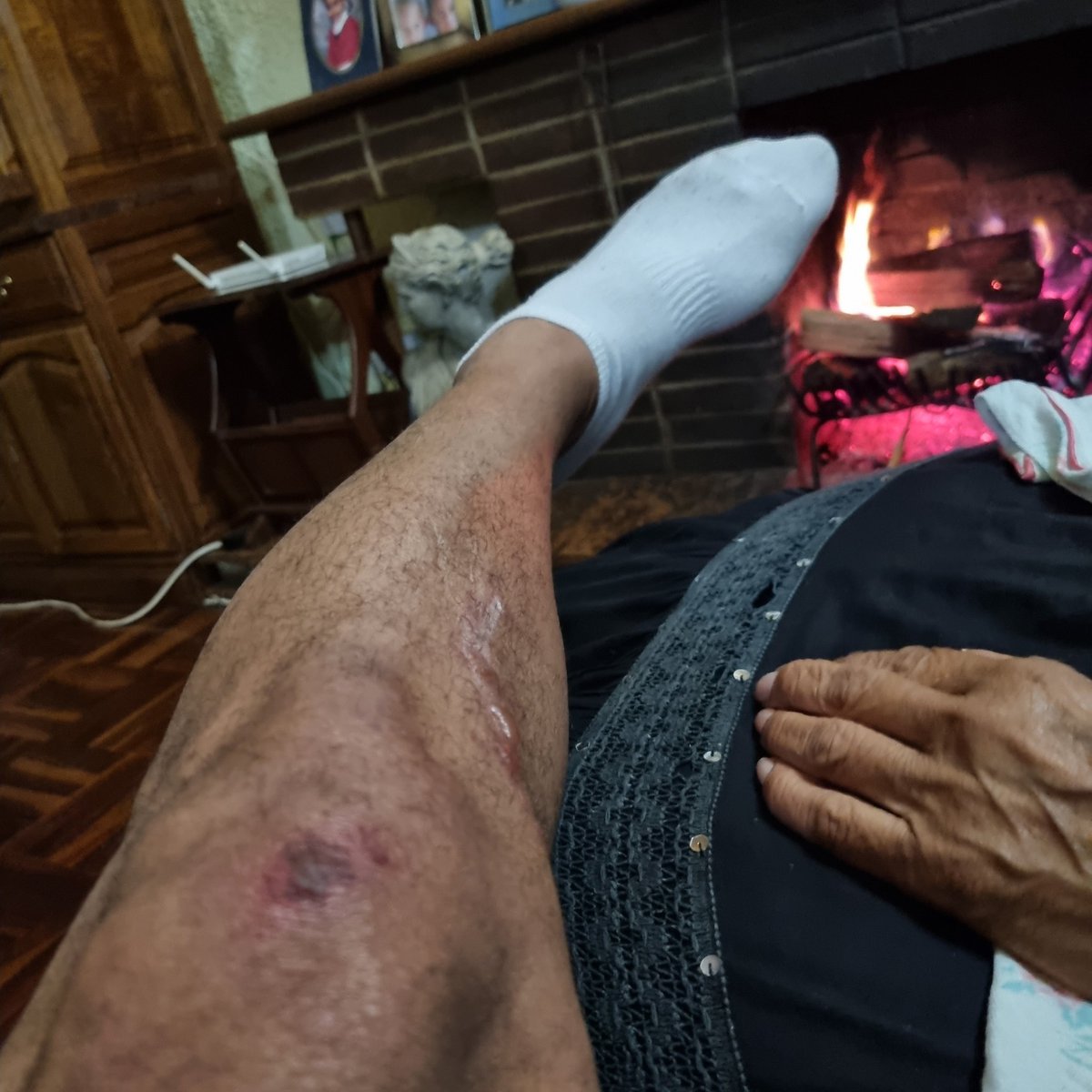 KingJayZim's tweet image. #EmbarrassingMoments #FunnyMoments
Saturday, as you all know,as Chairman of @TeamFuloZim  I hosted a smashing braai at home with special guests,Ambassador @PeteVowles  and his lovely wife, Hannah,@hannahrmvowles

In true event organiser style, I sent out SHE5 forms to all guests…