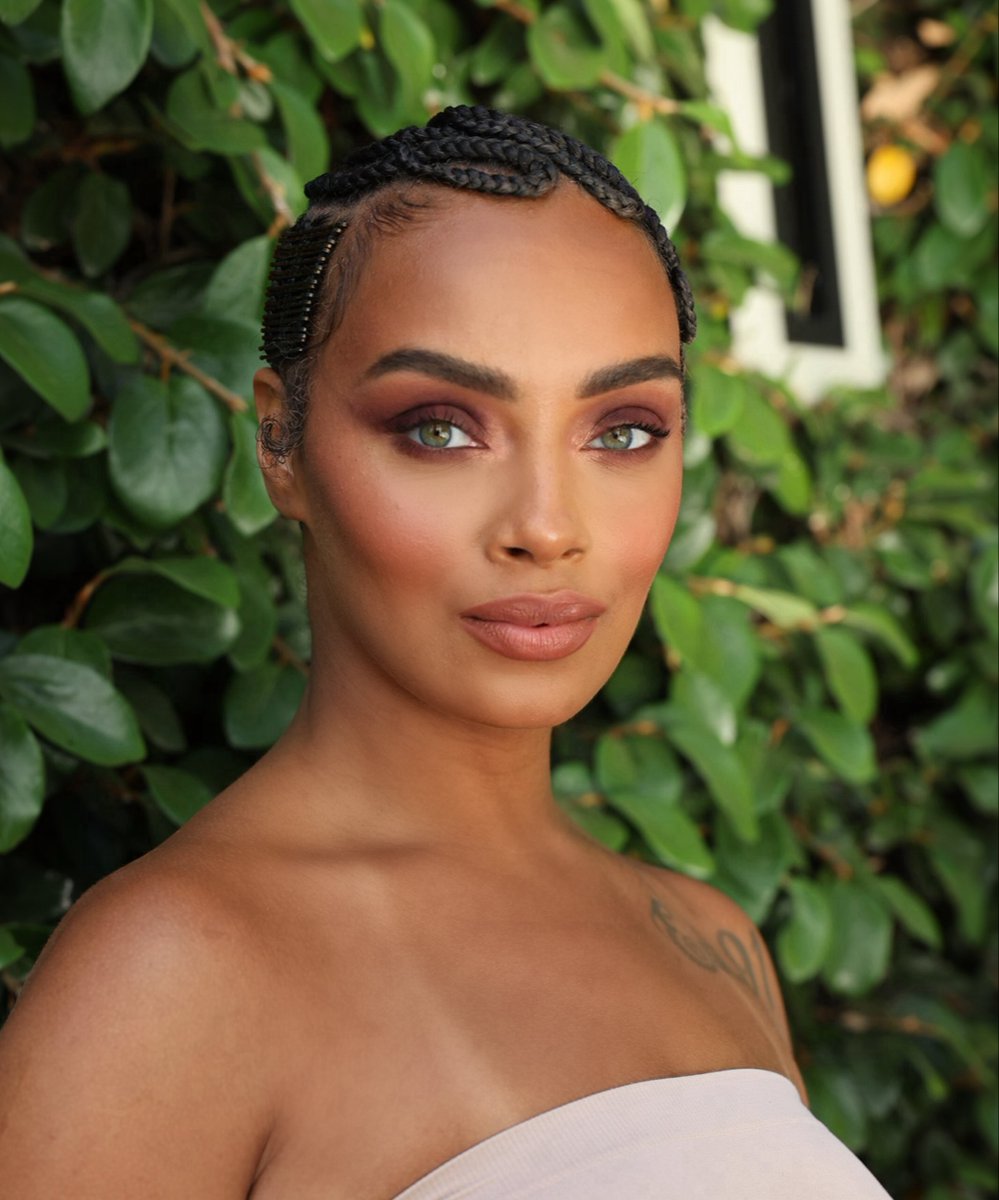 FormlessbyJ's tweet image. Glow naturally with SERENE – Cheek &amp;amp; Lip Blush 💗 and lift your look with Elevate Mascara 👁️✨
Clean, effortless beauty — for cheeks, lips, and lashes that speak softly but shine boldly.

#formlessbeauty #beautycare #beautytipsandtricks #beautyreview #skincareroutine #skincare…