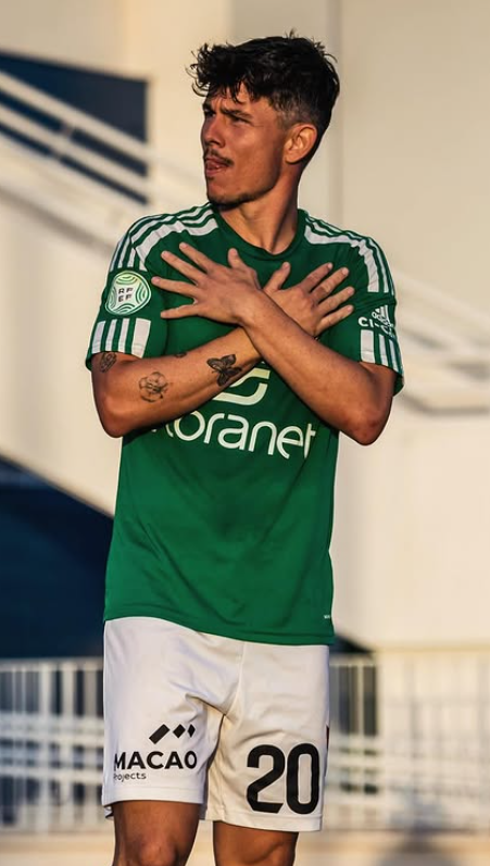 Nacional10x's tweet photo. Sergio Camacho. De 8 o 10, es muy probable el mejor medio centro de continuidad. Maneja además muchos registros como balón parado o asistencias. El mago de la Arboleja se ha salido y quiere más con un ascenso https://t.co/YwRFLX1Alw