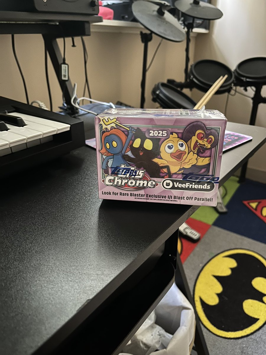 Who else is Collecting <a href="/veefriends/">VeeFriends</a> 

I need to follow every single one of you 🤝