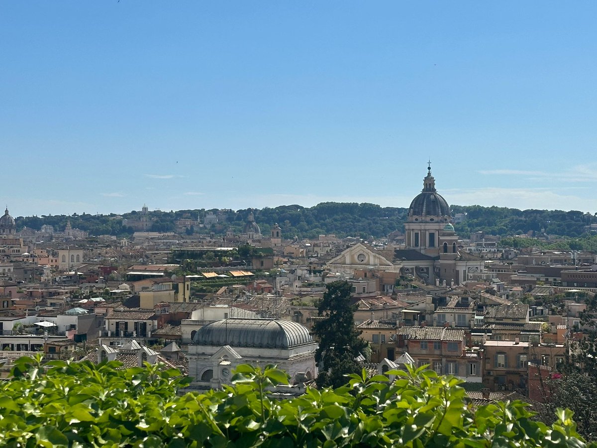 LBPascalForbach's tweet image. 🎨 Arrivée chaleureuse à la Villa Médicis pour nos élèves ! Repas collectif, accueil officiel, visite guidée, activités de cohésion et détente dans les jardins 🌿 Après 18h de bus, place au repos bien mérité 🚌😴
#RésidencePro #VillaMédicis #LycéeBlaisePascal
@pf_mourier
@cabbeke