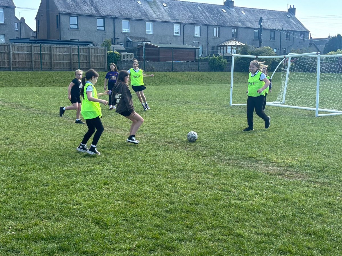 ForfarCFT's tweet image. At great night for our Free girls McDonald Fun Football session.

Lots of fun, learning and laughter tonight 

Thanks to @ScotFAEast , @FunFootballUK and @LanglandsPS for their support to deliver this program