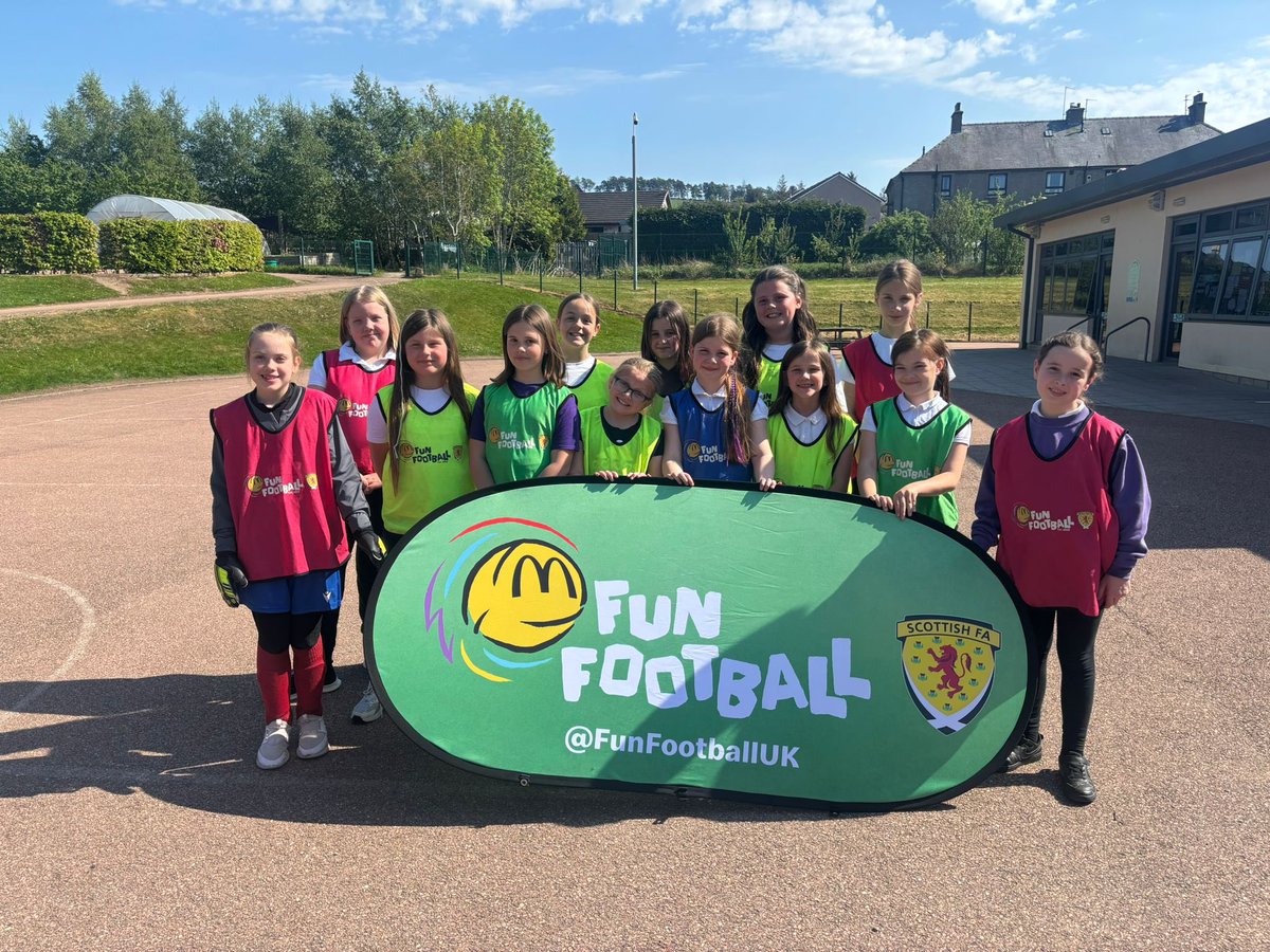 ForfarCFT's tweet image. At great night for our Free girls McDonald Fun Football session.

Lots of fun, learning and laughter tonight 

Thanks to @ScotFAEast , @FunFootballUK and @LanglandsPS for their support to deliver this program
