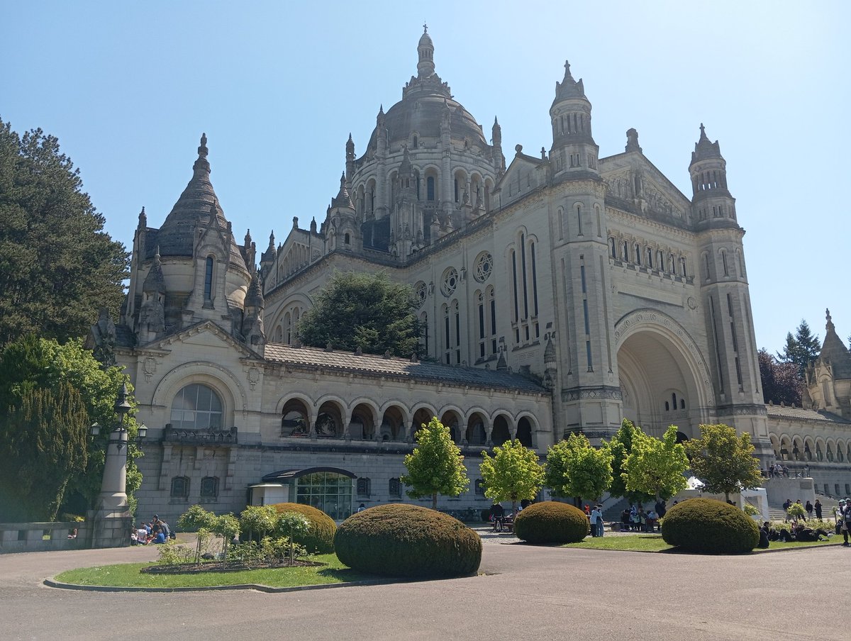 Patakrep's tweet image. J'ai été à Lisieux samedi dernier c'était incroyable ❤️❤️❤️🌹🌹