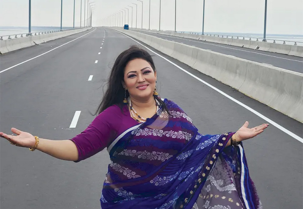 হত্যা মামলাসহ একাধিক মামলার আসামি: ধানমন্ডি থেকে সাবেক এমপি মমতাজ বেগম গ্রেপ্তার