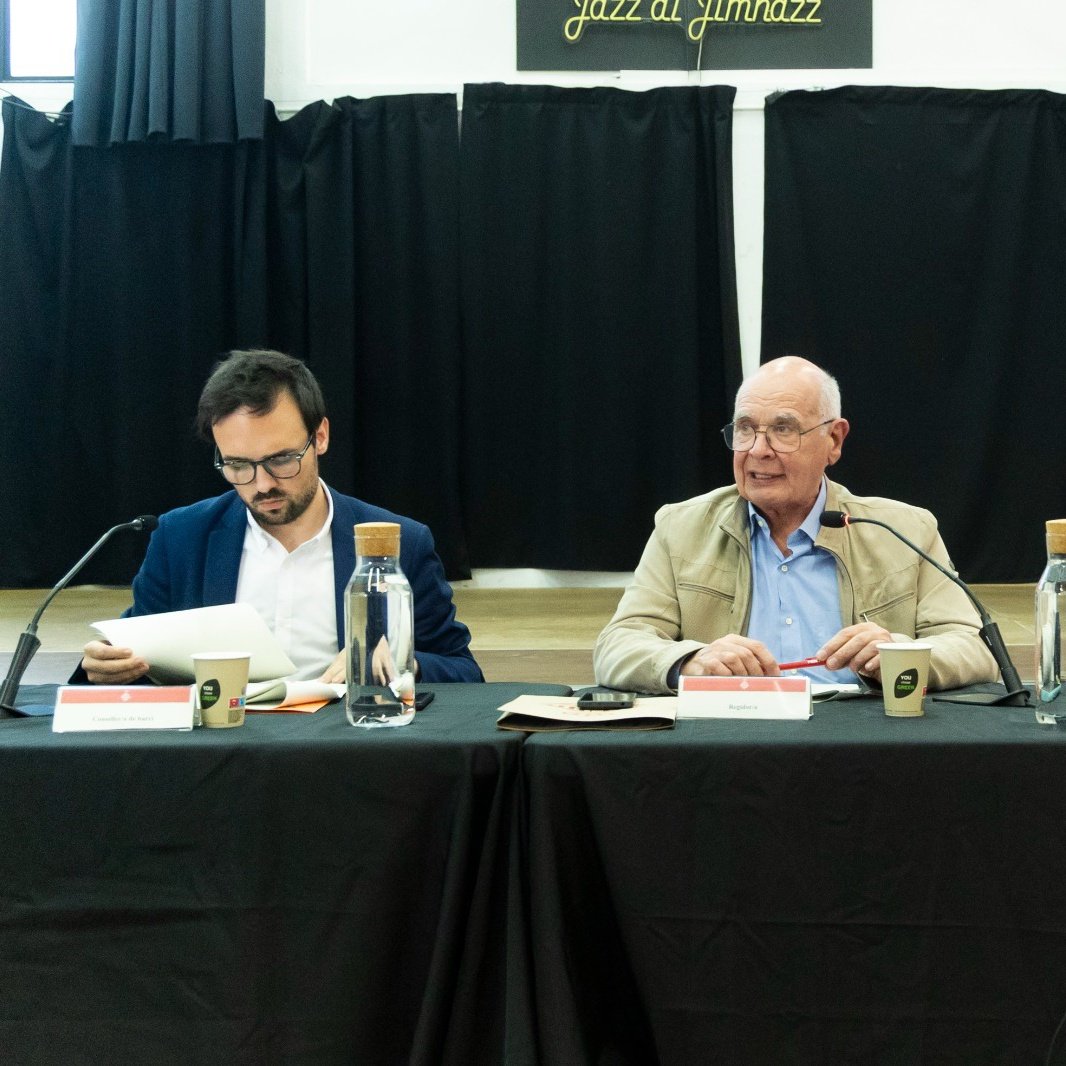 🗓️ Dimecres es va celebrar el Consell de Barri de Montbau. 

🖊️ A la sessió es va tractar, entre altres, el Pla de Barris de Muntanya 25-28 i projectes de mobilitat, equipaments i espai públic.

✊🏻 Continuem millorant la qualitat de vida i escoltant les propostes del veïnat!