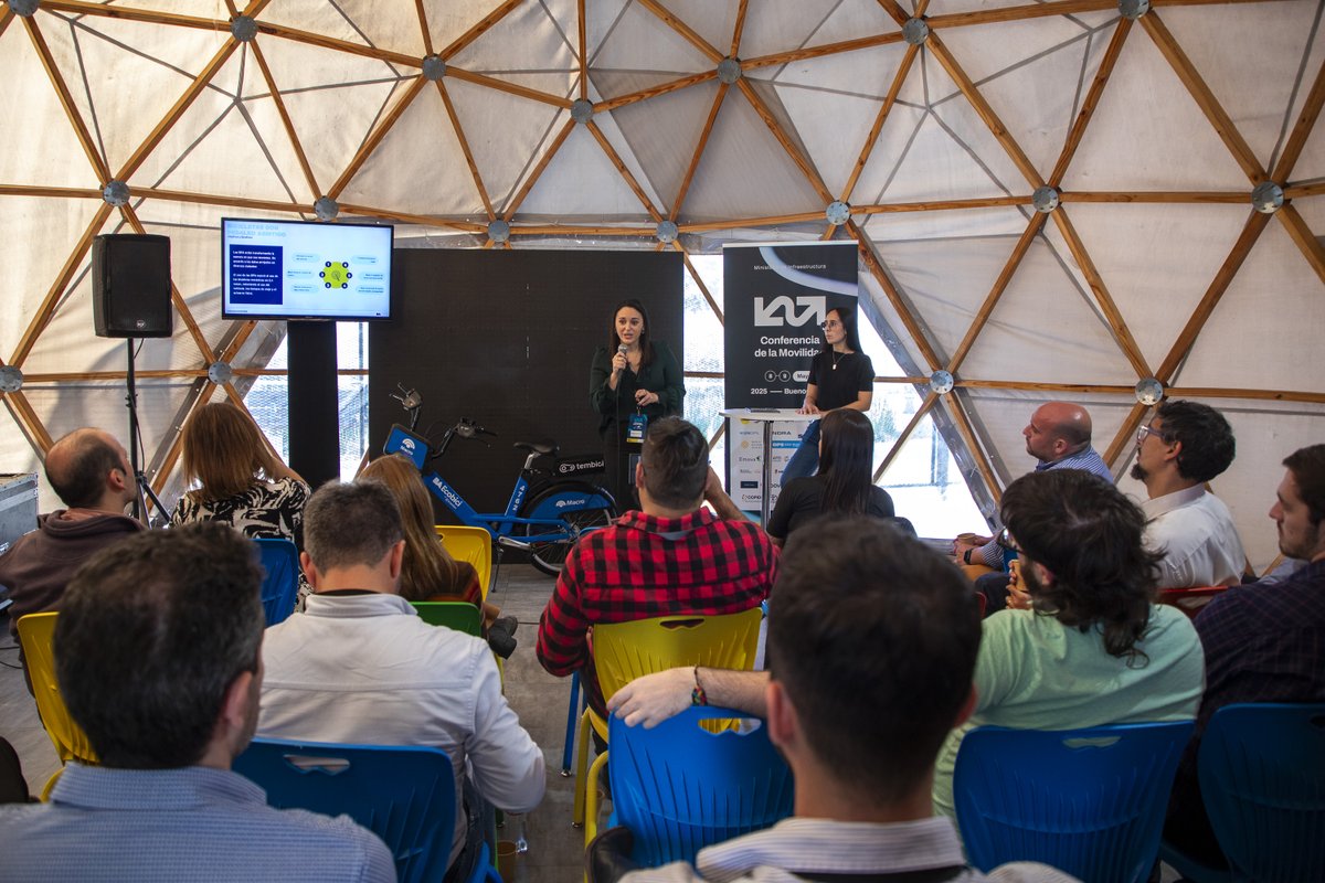 La bicicleta dijo presente en la Conferencia de la Movilidad 2025 🚲
Junto a referentes y expertos, participamos de los debates y charlas sobre el futuro de cómo nos movemos en la Ciudad.
El transporte más sustentable sigue ganando espacio.