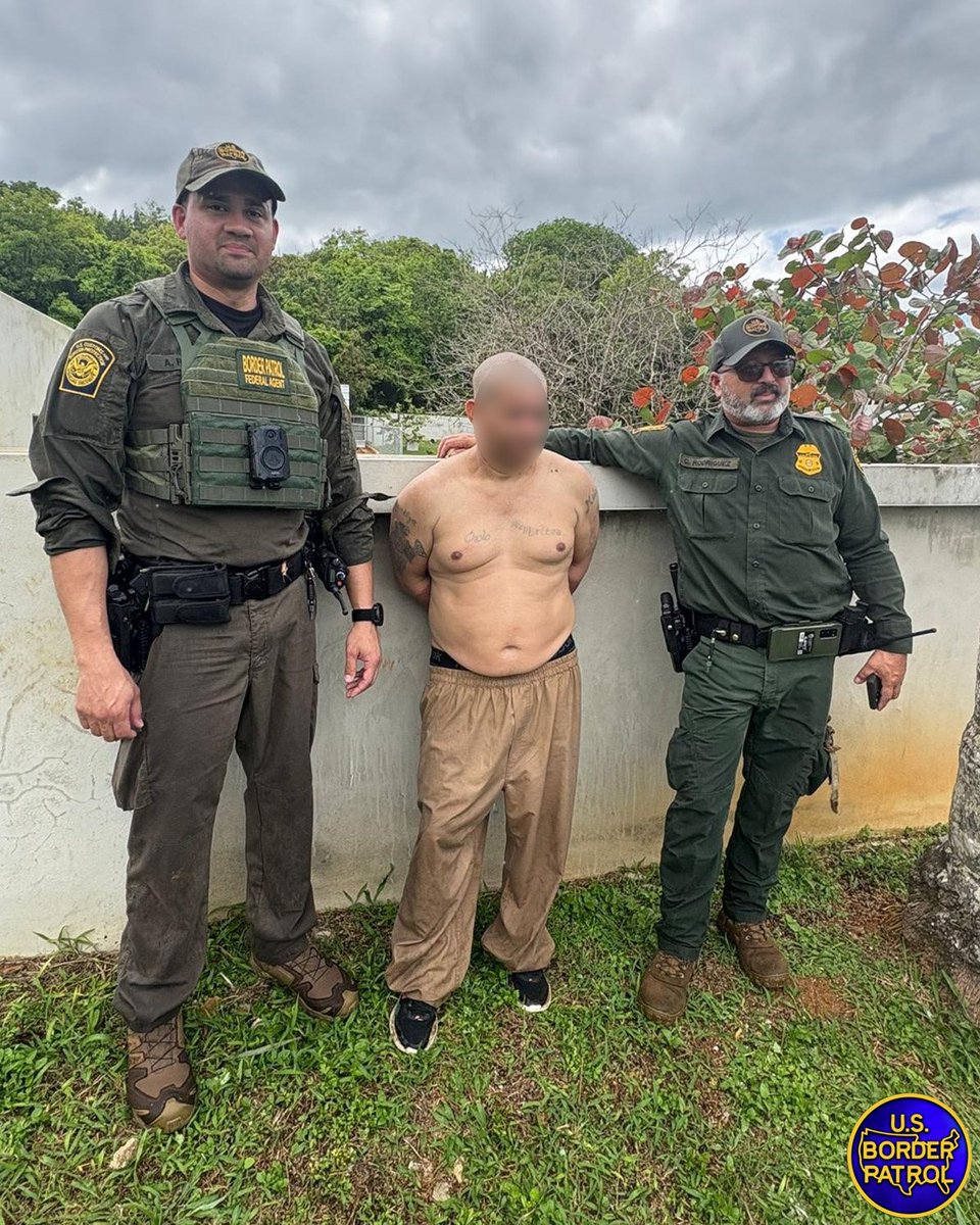 PRISONER ESCAPEE CAPTURED!

5/9- In Aguadilla, PR, USBP agents assisted Isabela Municipal PD in a manhunt after an inmate escaped from the Guerrero Correctional Facility. Agents quickly jumped into action, utilizing their highly specialized sign cutting skills, expertly reading