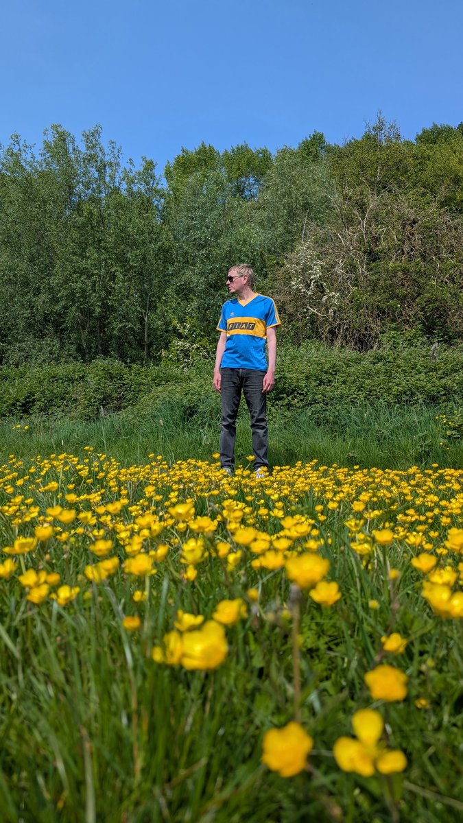 New single 'SLY SLY' out this Friday!

Pre-save: distrokid.com/hyperfollow/li…