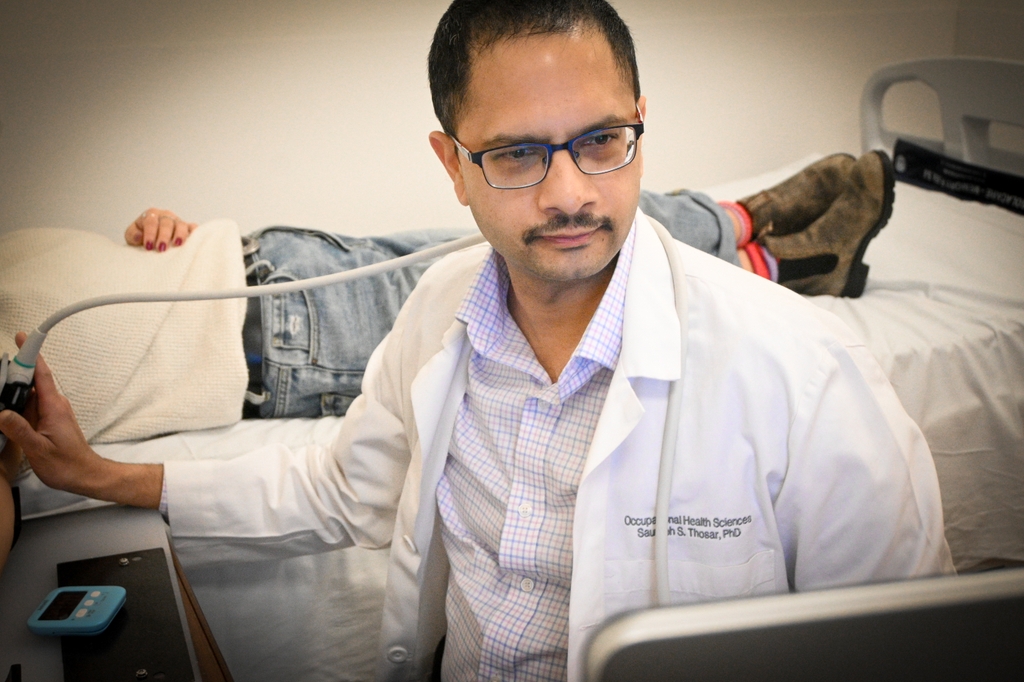 OccHealthSci Associate Professor Saurabh Thosar's research investigating the links between the internal body clock and heart health was recently featured in OHSU news. Learn more about the study and implications for cardiovascular health: loom.ly/hgW3mVk