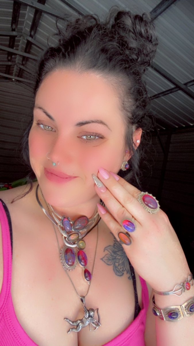 Aprilcryptohoe's tweet photo. Hope all you mamas had a good day yesterday https://t.co/UOcbgDLWkX