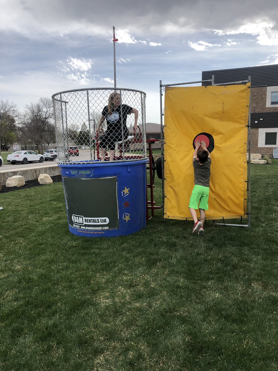 A big thank you to Lisa Chase for all of her hard work organizing and planning the Selkirk Community Pool - 50th Year Celebration Event! 🏊‍♀️💕