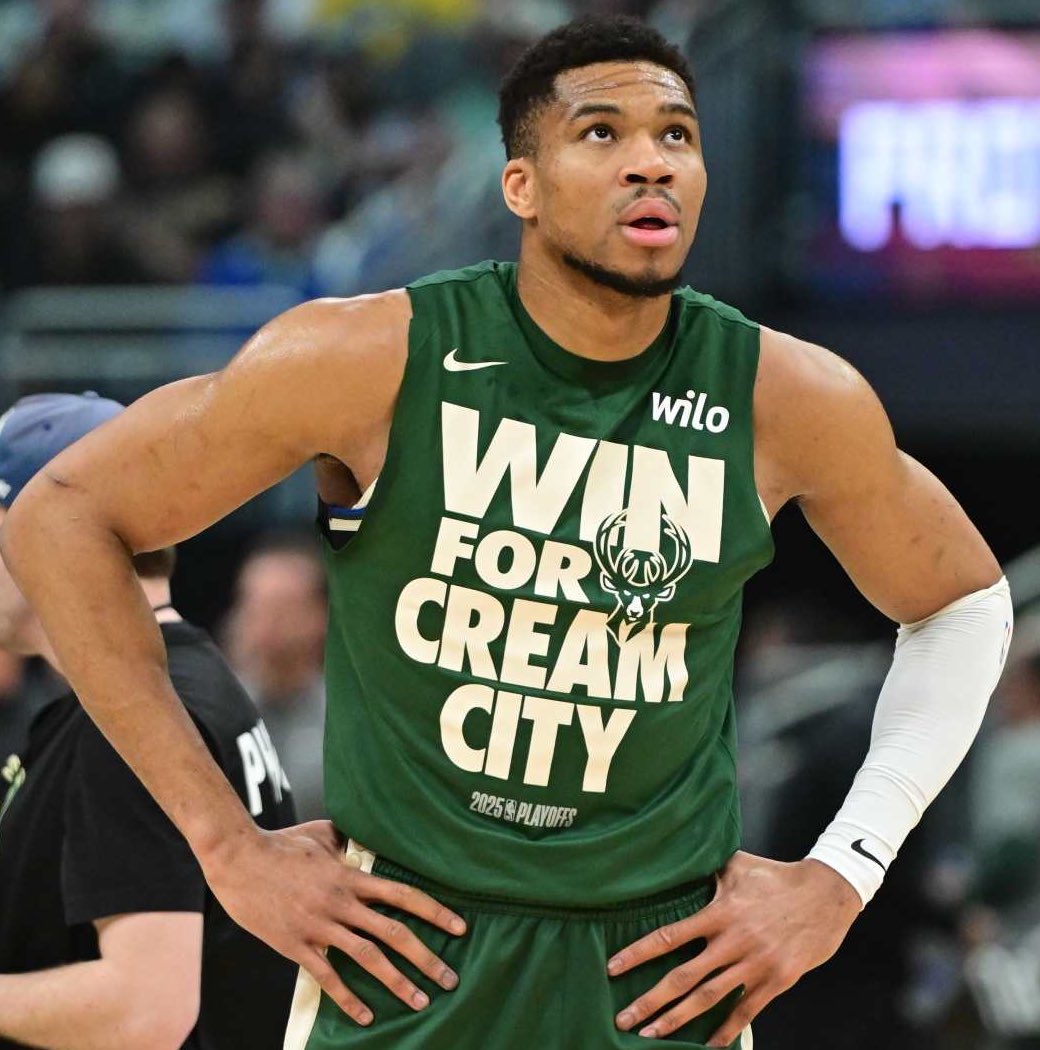 esidery's tweet image. Giannis Antetokounmpo wants to play alongside another top star player who would take some burden off him, per @ShamsCharania.

Giannis and his representatives are actively looking into other potential destinations as he mulls over his immediate future with the Bucks.